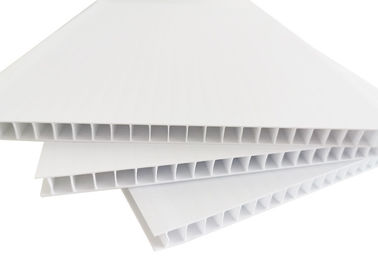 Αντι γήρανση Coroplast 4mm UV PP σε κυματοειδές πανό